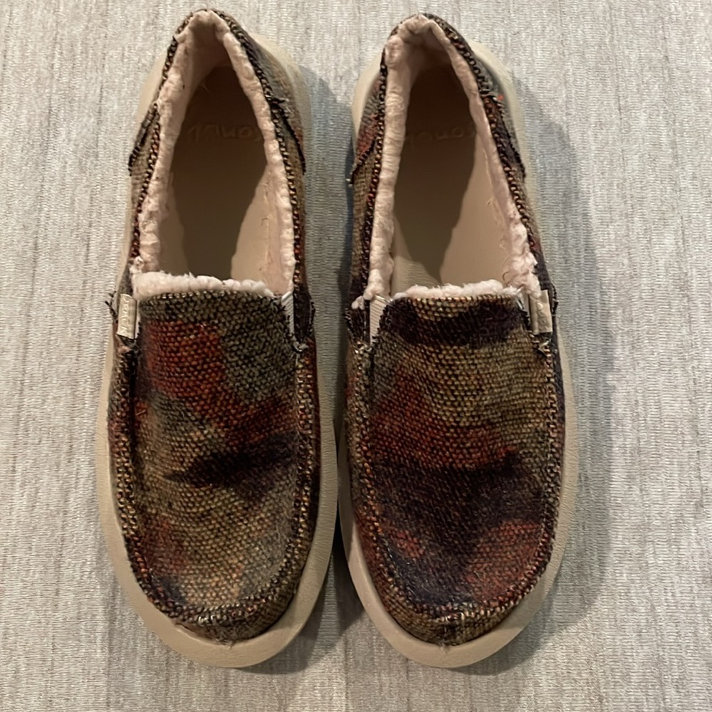 Sanuk shoes (women)